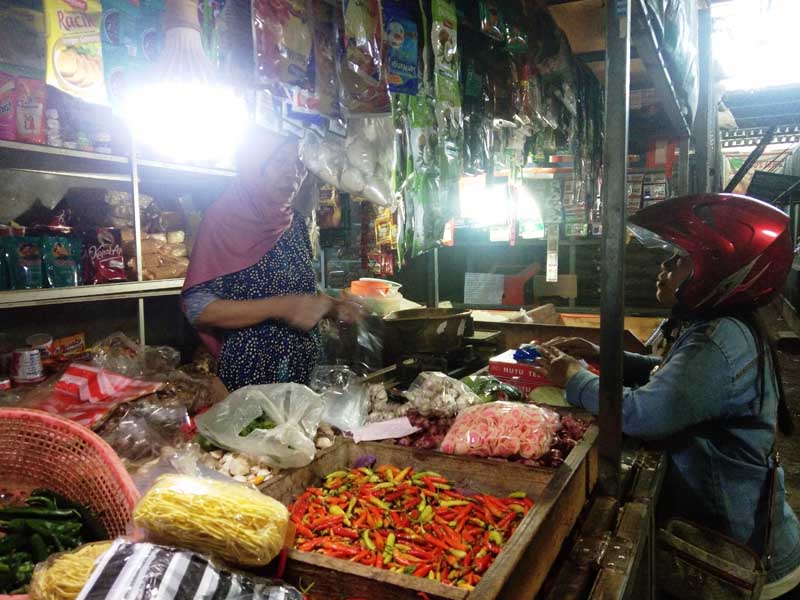 Stok Tak Stabil, Harga Cabai Masih Tinggi