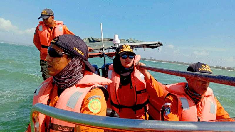 Perahu Dihantam Ombak, Satu Nelayan Hilang