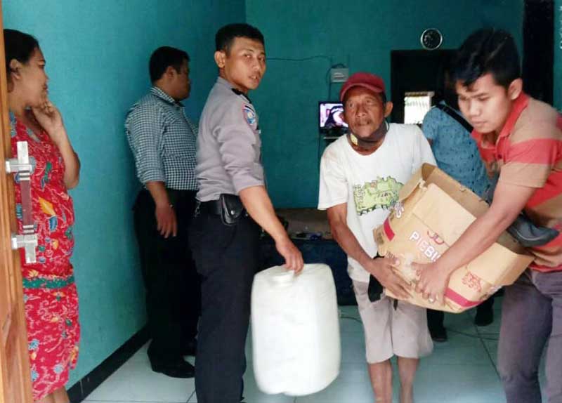 Polisi Amankan 61 Liter Tuak