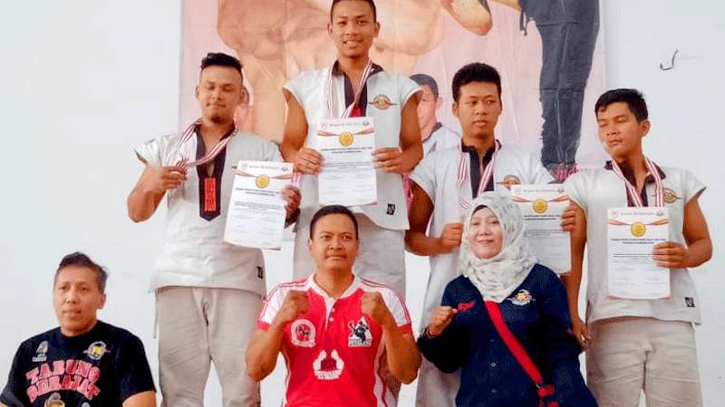 Tarung Derajat Borong 10 Medali