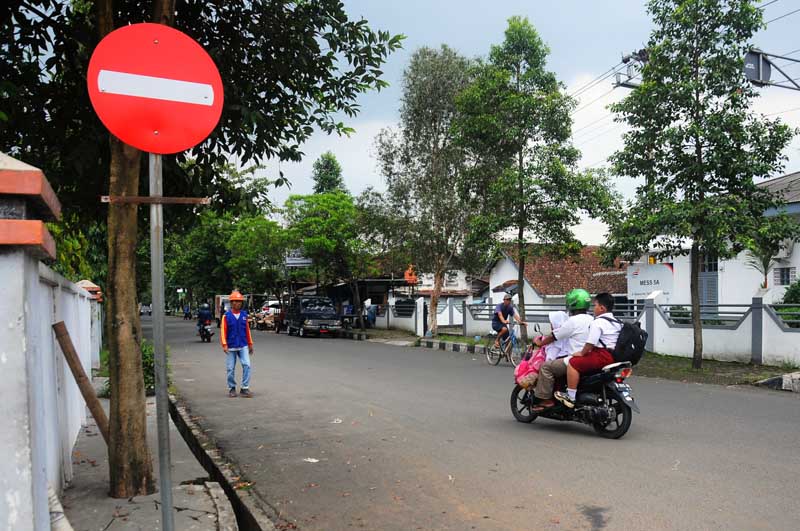 Lusa, Verboden Jalan Stasiun Dibuka