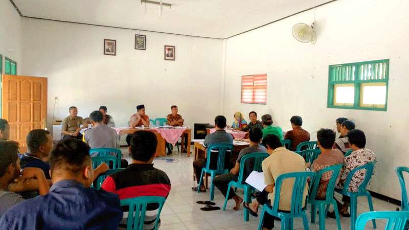 Warga Protes Pembangunan di Aditirto