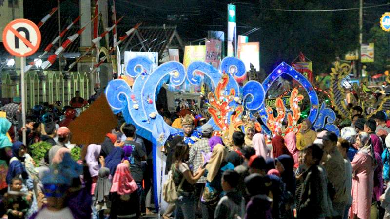 Angkat Karangsambung di Geo Night Carnival