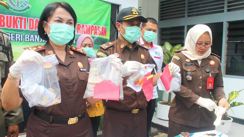 Barang Bukti Puluhan Perkara Dimusnahkan