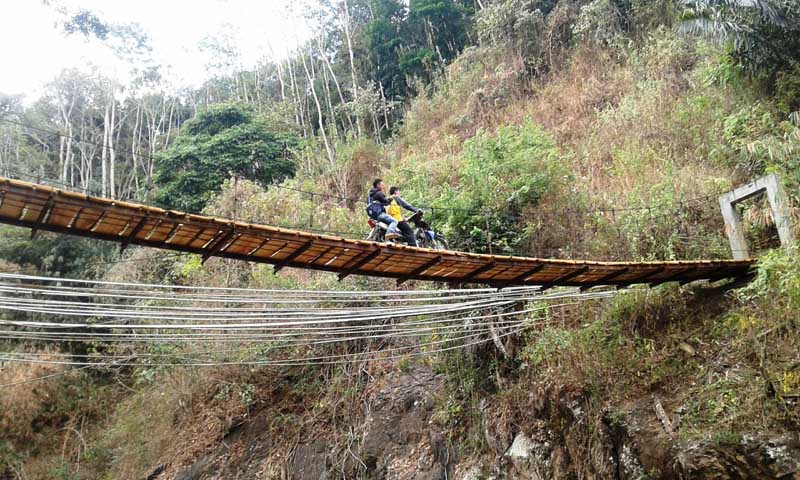 Demi Air Bersih, Tiap Warga Pasang Pipa 1 Km