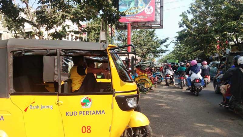 Antar Penumpang, Bajaj Nekat Langgar Zona