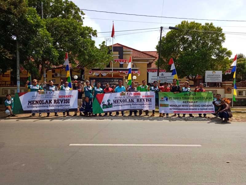 Gaji Sering Dipotong, Pekerja Lapor Disnakerin