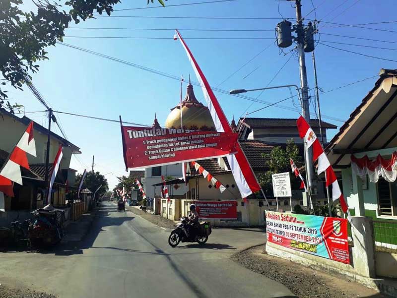 Rusak Jalan, Warga Jatisaba Tolak Penambangan Galian C