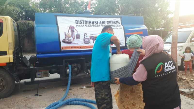 Atasi Bencana Kekeringan, ACT Jateng Distribusikan 50 Truk Tanki Air Bersih