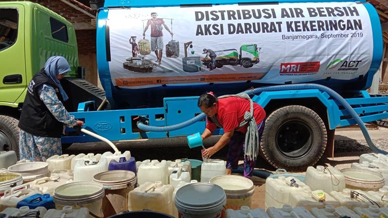 ACT Distribusikan 70rb Liter Air Bersih ke 2 Kabupaten