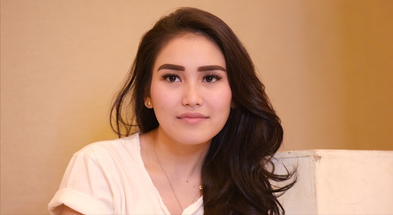 Kebesaran, Celana Ayu Ting Ting Disorot Netizen