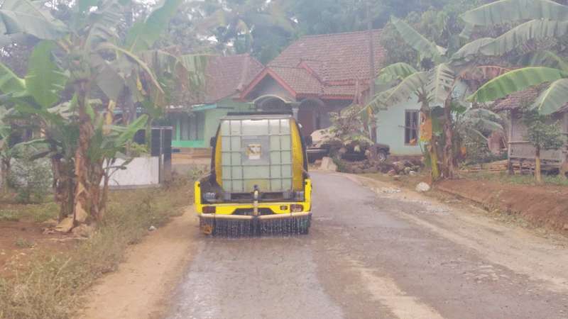 Jalan Depan Puskesmas Bawang 2 Banjarnegara Rusak