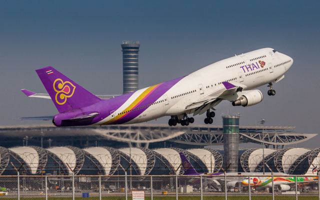 Pesawat Thai Airways Mendarat Darurat di Sulhas