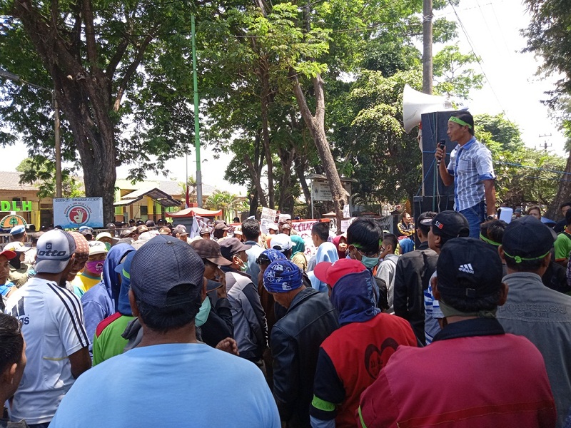 Geruduk Kantor DLH Cilacap, Warga Winong Tagih Janji