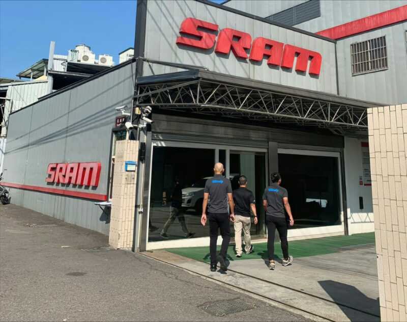 Kunjungi Pabrik SRAM di Taichung Satu Bulan Produksi 170 Ribu Fork