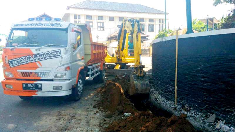 Dewan Minta Lelang Proyek Dipercepat