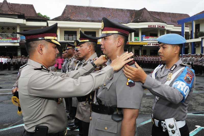 Lima Kapolsek Dimutasi