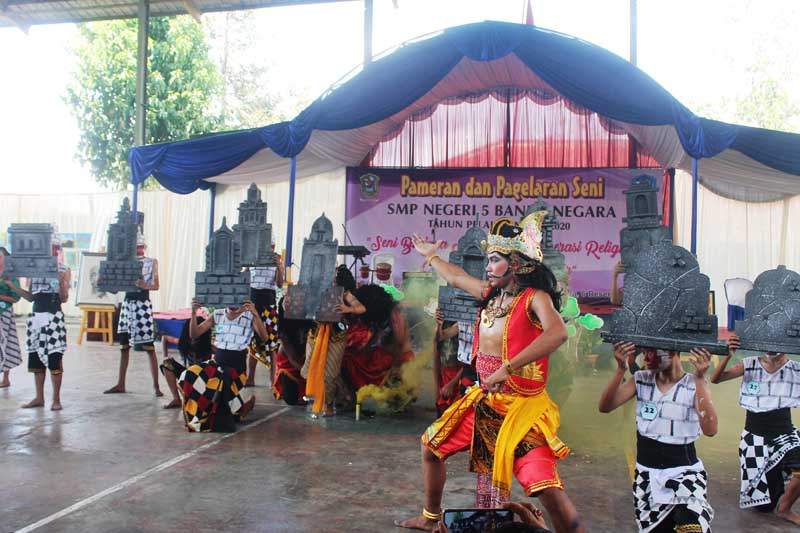 Bandung Bondowoso Hadi di SMP Negeri 5 Banjarnegara