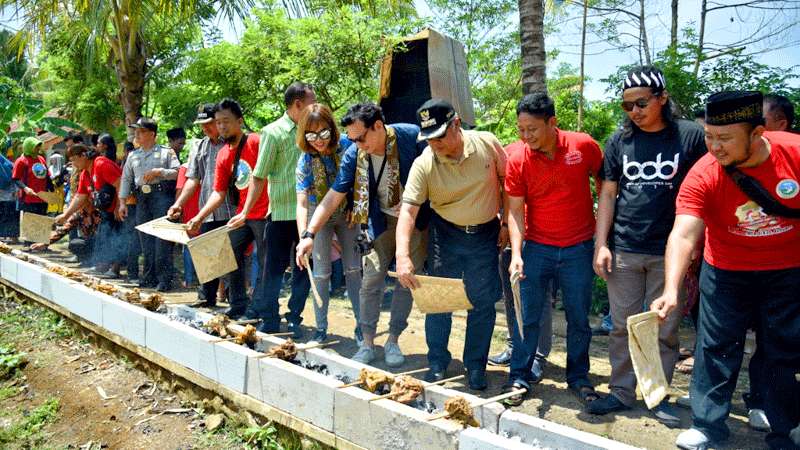 Peternak Binaan MPK Pesta Ratusan Ayam Panggang