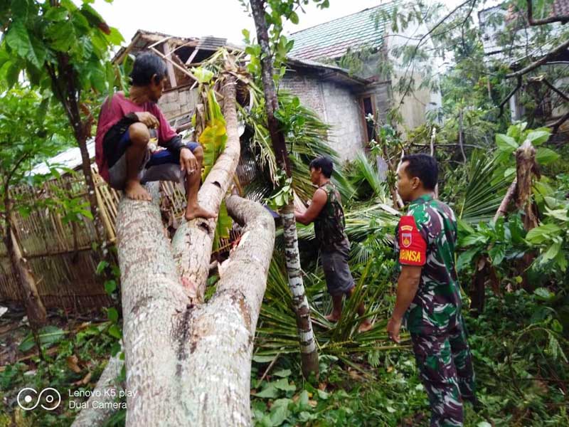 Puluhan Rumah Rusak Diterjang  Hujan