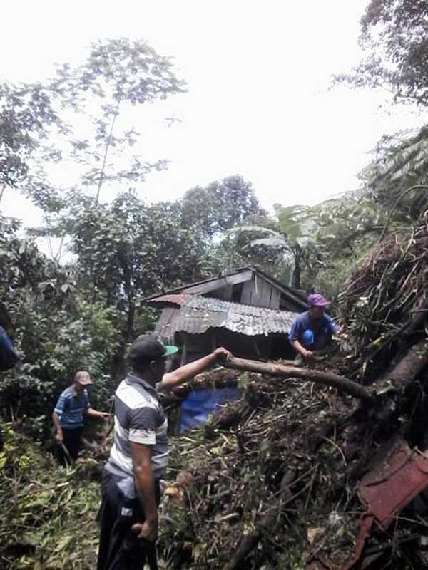 Situs Makam Ardi Lawet Rusak Tertimpa Pohon Tumbang