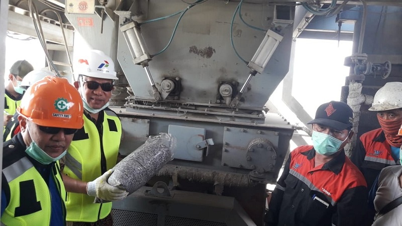 Banyumas Miliki Aspal Hotmik Plastik Pertama di Kedungwuluh Lor