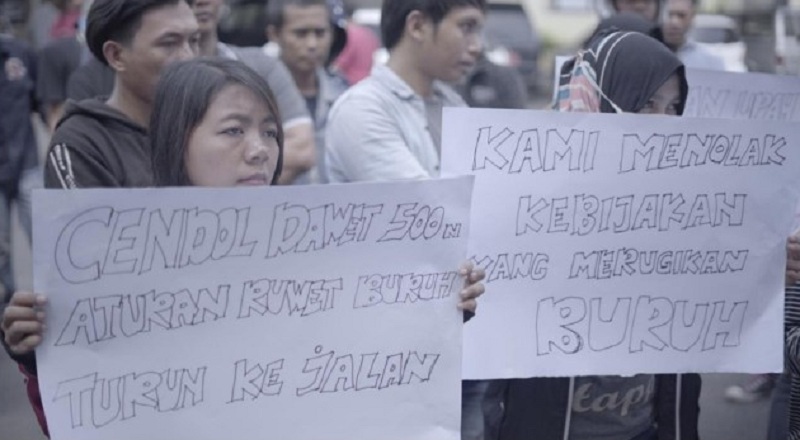 UMK Terendah se-Jabar, Buruh Berikan Piagam ke Pemkot Banjar