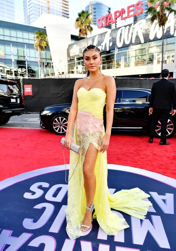 Agnez Mo Jadi Bintang Tamu Tur Dunia Dinah Jane