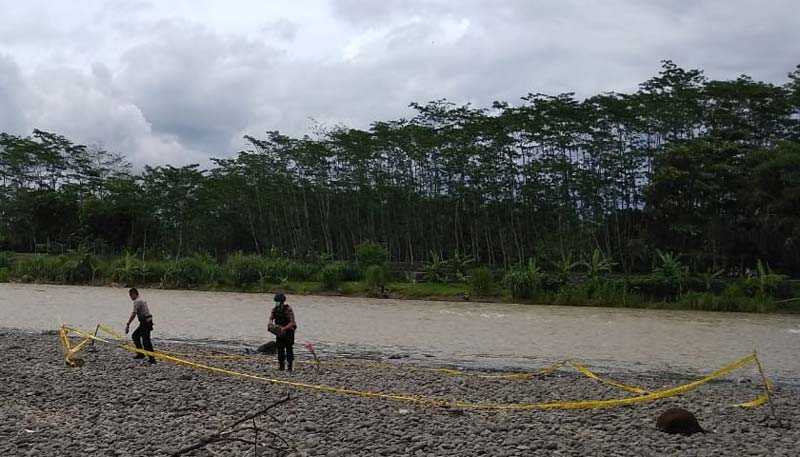 Granat Aktif Ditemukan di Sungai Klawing Dikira Roda Kulkas