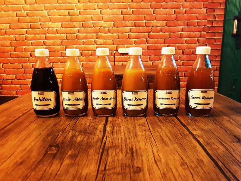 Jamu Kemasan Moderd di Kedai Djamoe Mamake