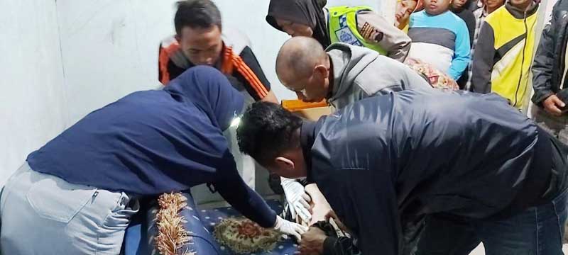 Jatuh Dari Pohon Kelapa, Penderes Ditemukan Meninggal