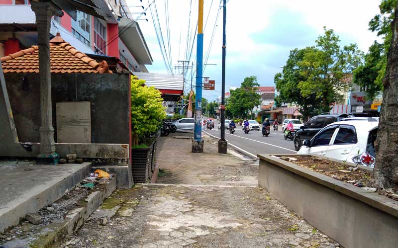 DLH Ingin Konsep Trotoar Street Furniture