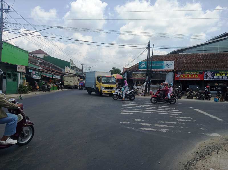 Simpang Pasar Cerme Minim Warning Light