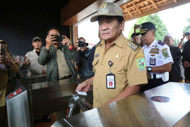 Permudah Wisatawan, Bupati Banjarnegara Resmikan e-Ticketing Dieng