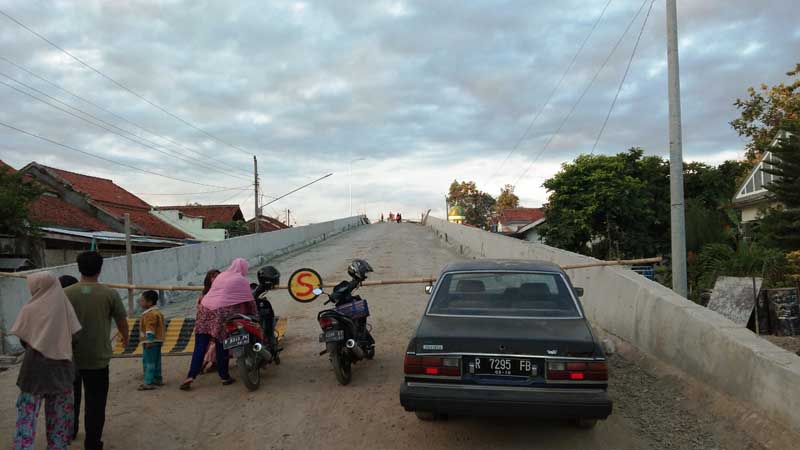 Warga Tak Sabar Tunggu Proyek Overpass Selesai