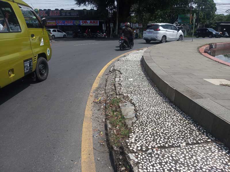 Atasi Disenggol Kendaraan, Bundaran Berkoh Dirancang Ulang