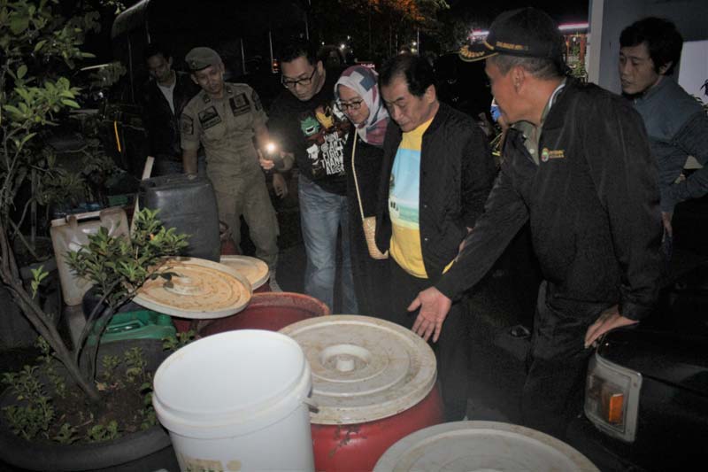 Bupati Banjarnegara Pimpin Operasi Penggrebekan Minuman Keras
