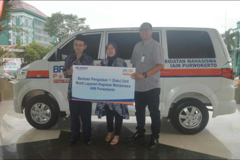 BRI Serahkan CSR Mobil Kampus untuk IAIN Purwokerto