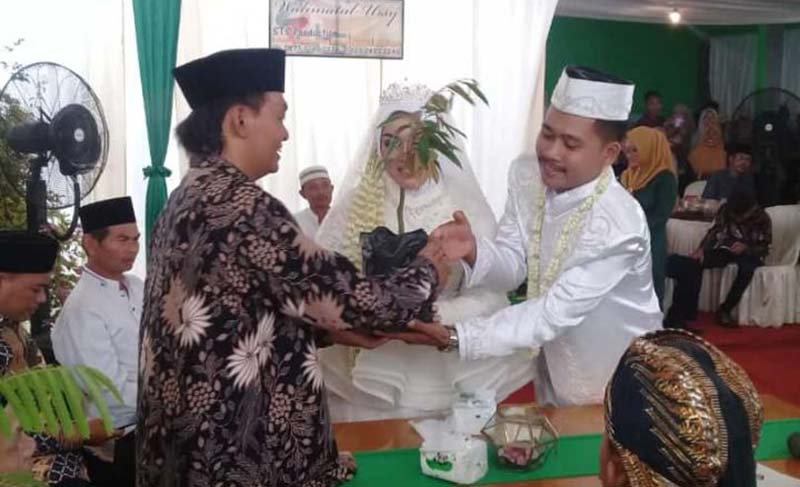 Pohon Pete Jadi Mas Kawin Dua Sejoli di Sokawera Banyumas