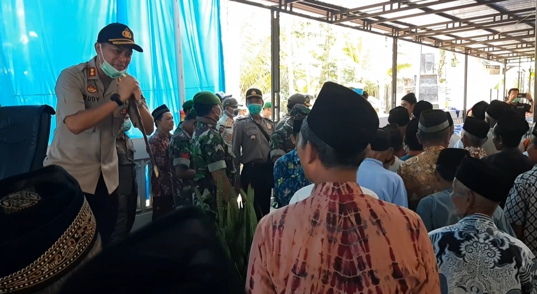 Polres Kebumen Hentikan Pengajian Poncowarno