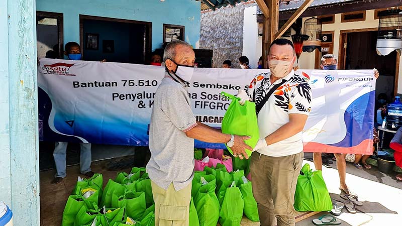 Bantu Masyarakat Terdampak Covid-19, FIFGROUP Cabang Cilacap Salurkan 269 Paket Sembako