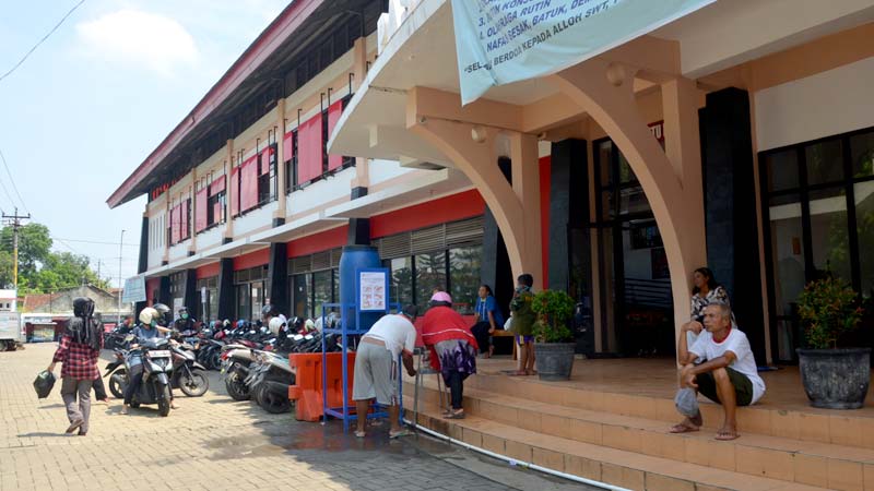 Masuk Pasar Wajib Masker - Berlaku di Seluruh Pasar di Banyumas