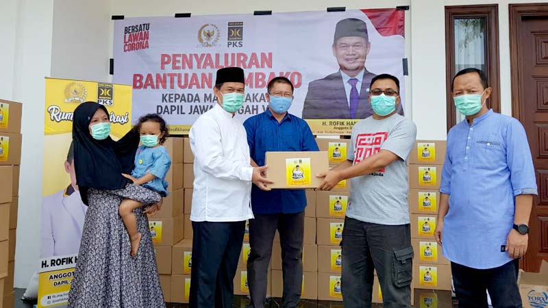 Rofik Hananto Sumbang 2.000 Paket Sembako