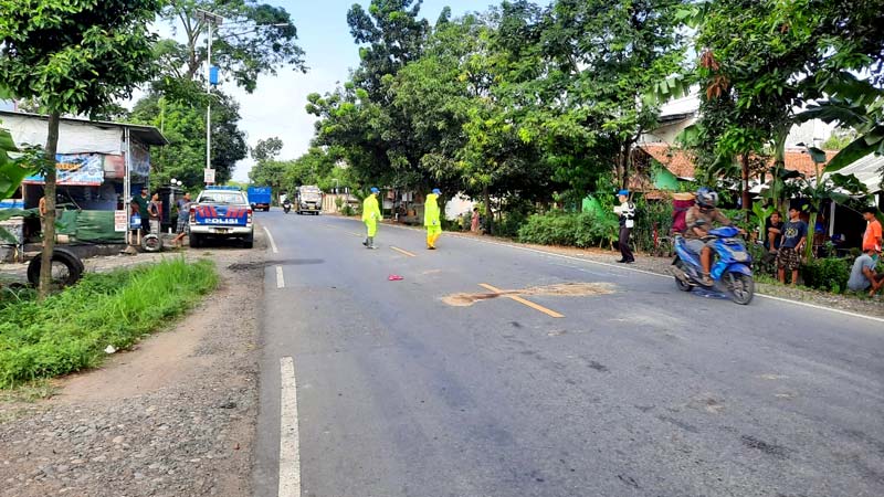 Terlindas Truk, Pemotor Meninggal