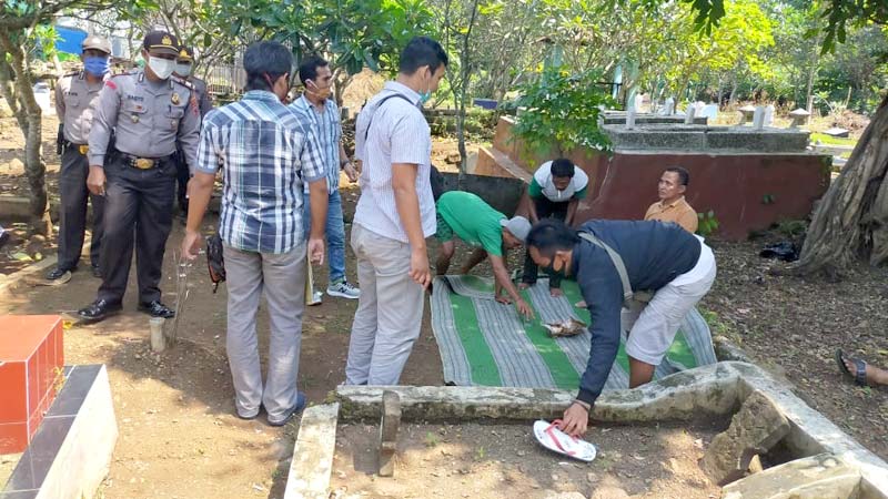 Pesta Miras di Pemakaman Umum Purbalingga Kidul Dibubarkan