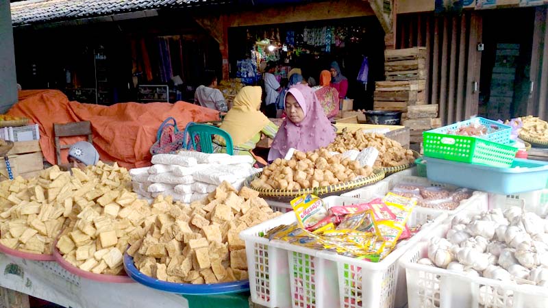 Retribusi Pasar Dipangkas 50 Persen