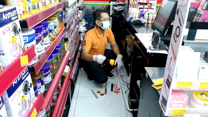 Maling Minimarket di Kedungbanteng Cuma Pakai Celana Dalam