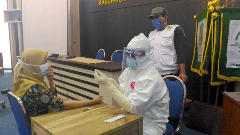 Tenaga Kesehatan Dilatih Lakukan Pemeriksaan Massal