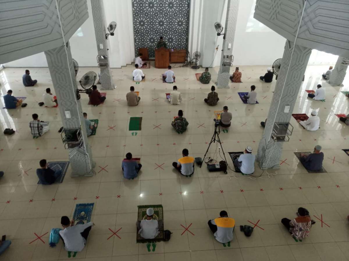 Salat Jumat Perdana di Masjid Panglima Besar Jenderal Soedirman Purwokerto, Jamaah Tetap dan Jamaah Luar Kota 