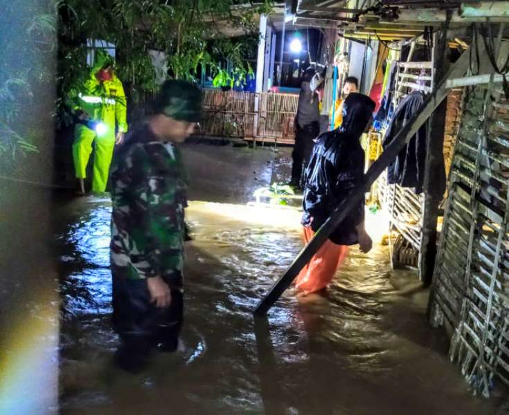 Perbaikan Tanggul Belum Terealisasi, Warga Pasrah Kebanjiran